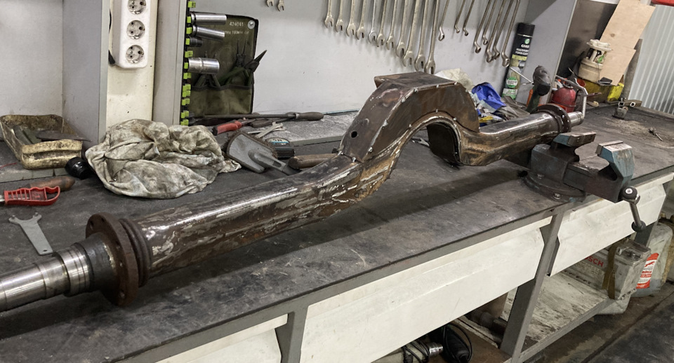 6 — CUSTOM TRUCK