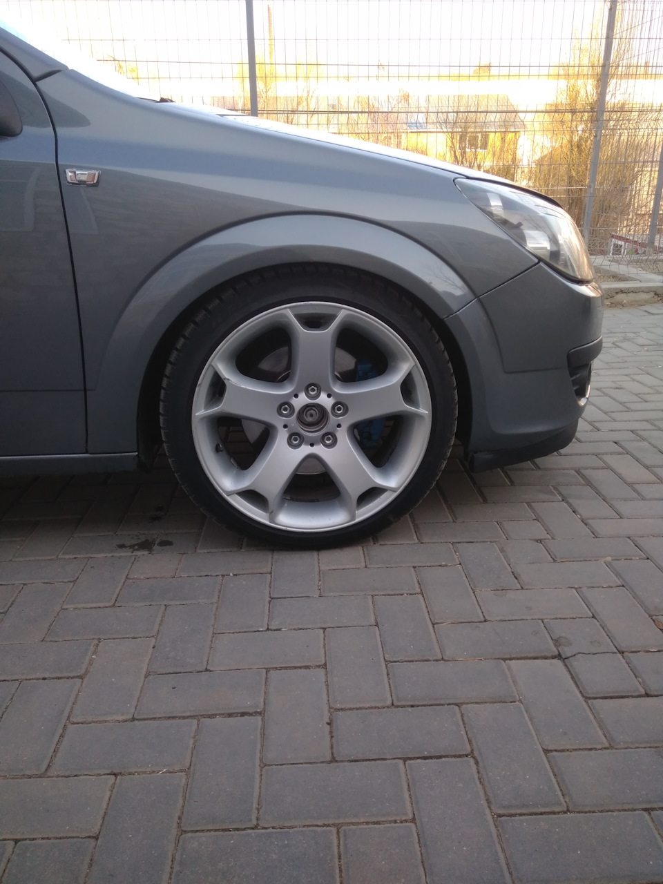 Диски от х5 — Opel Astra H, 1,9 л, 2005 года | колёсные диски | DRIVE2