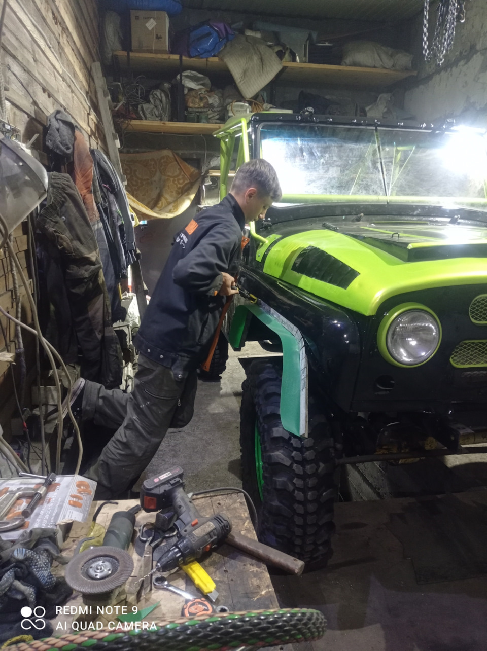 Сын ставит расширители — УАЗ 31512