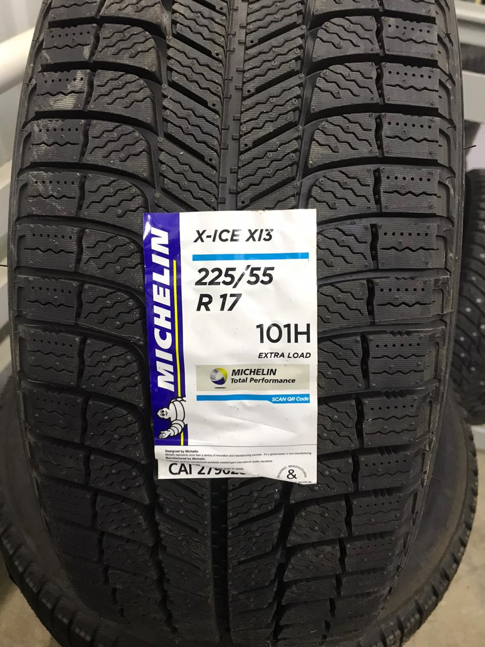 Michelin x ice xi3. Мишлен х айс 3. Michelin x-Ice 3 отзывы. Шина Michelin x-Ice 3 отзывы. Шкода Октавия на зиме Мишлен х айс 4 205/60 r16.