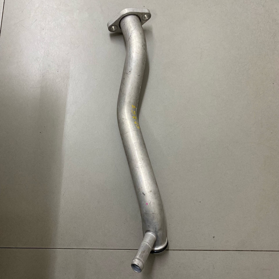 Патрубок системы охл. 1310A058 (MN187247, MD030764) на