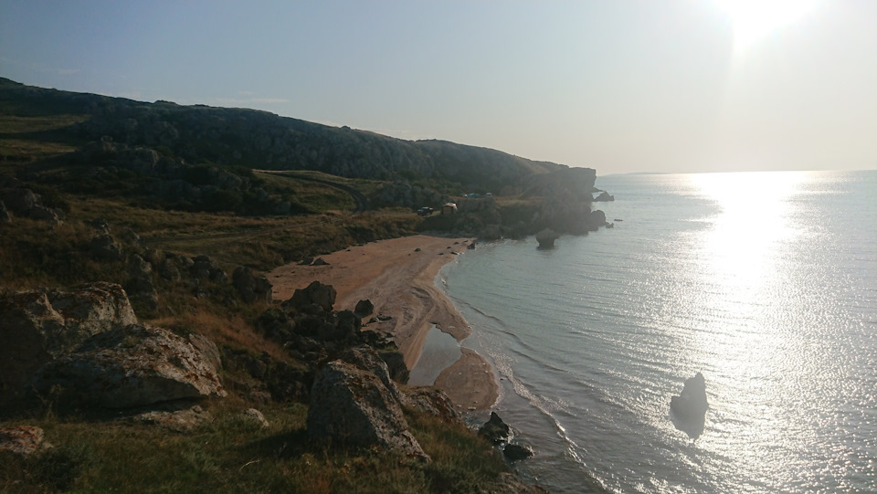 В бухте Финика. — Nissan NP300