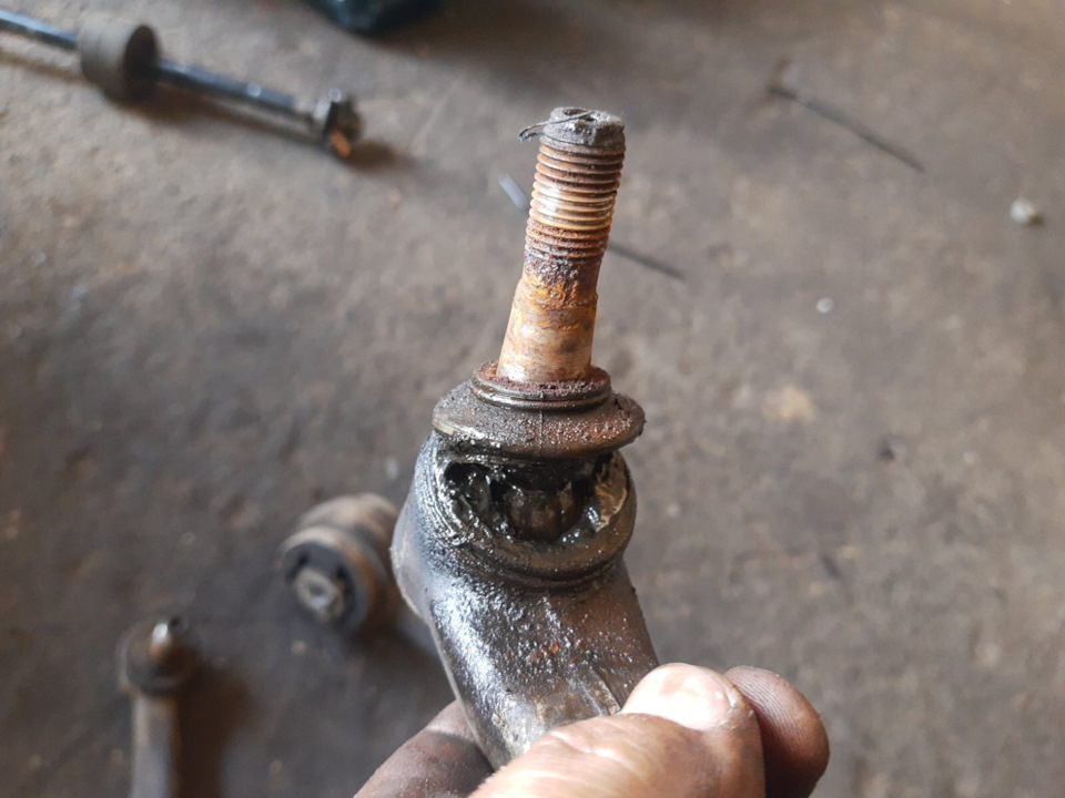 Течь расширительного бачка — BMW 7 series (E38), 3 л, 1995 года ...