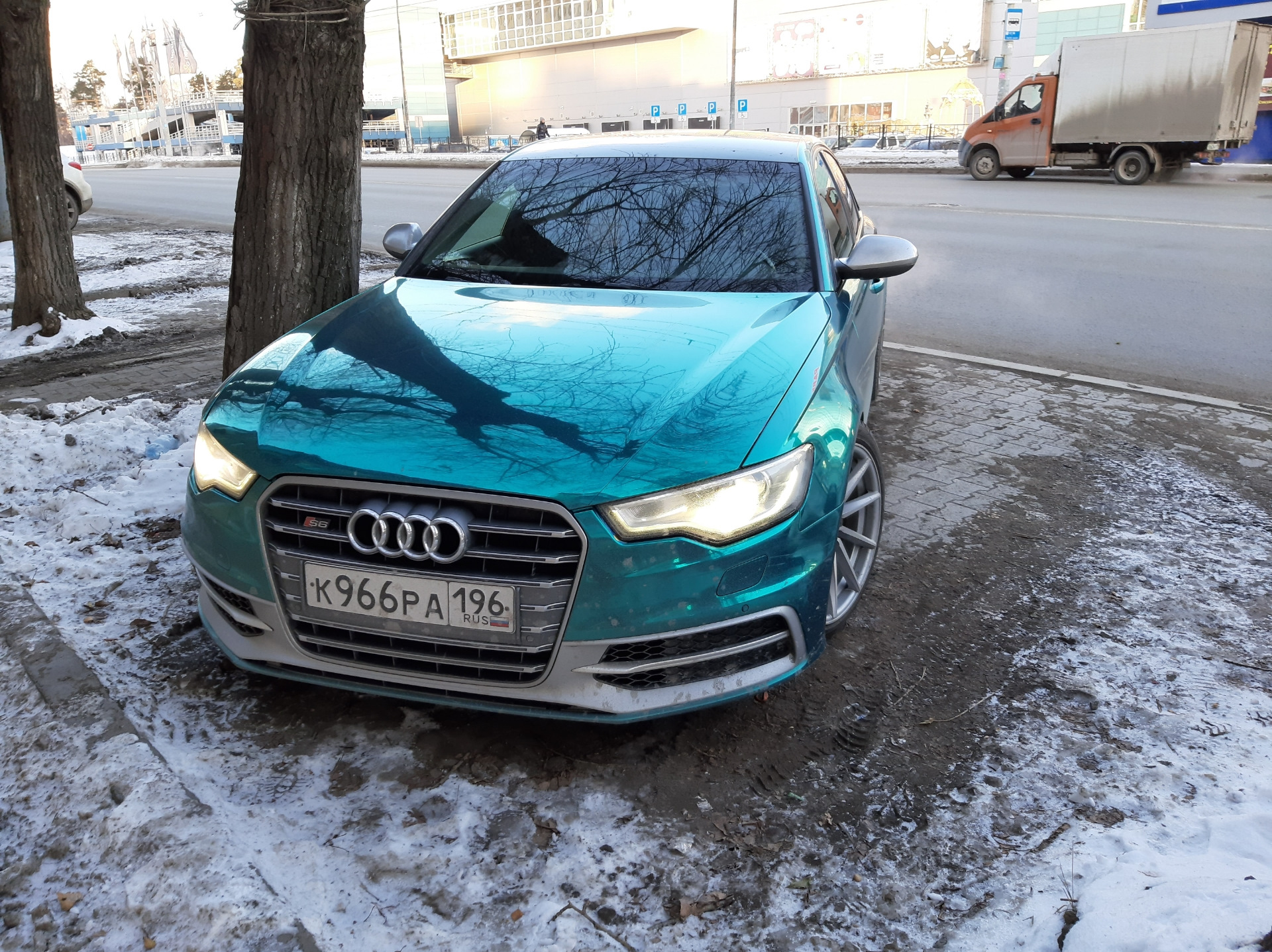 Audi a6 Emerald Chrome