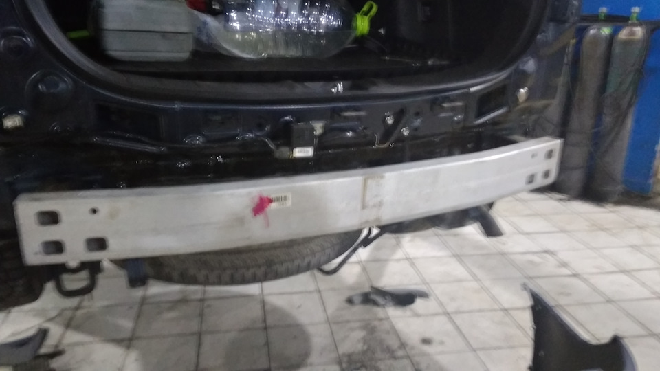 Усилитель заднего бампера — Mitsubishi Outlander (3G), 2 л, 2018 года ...