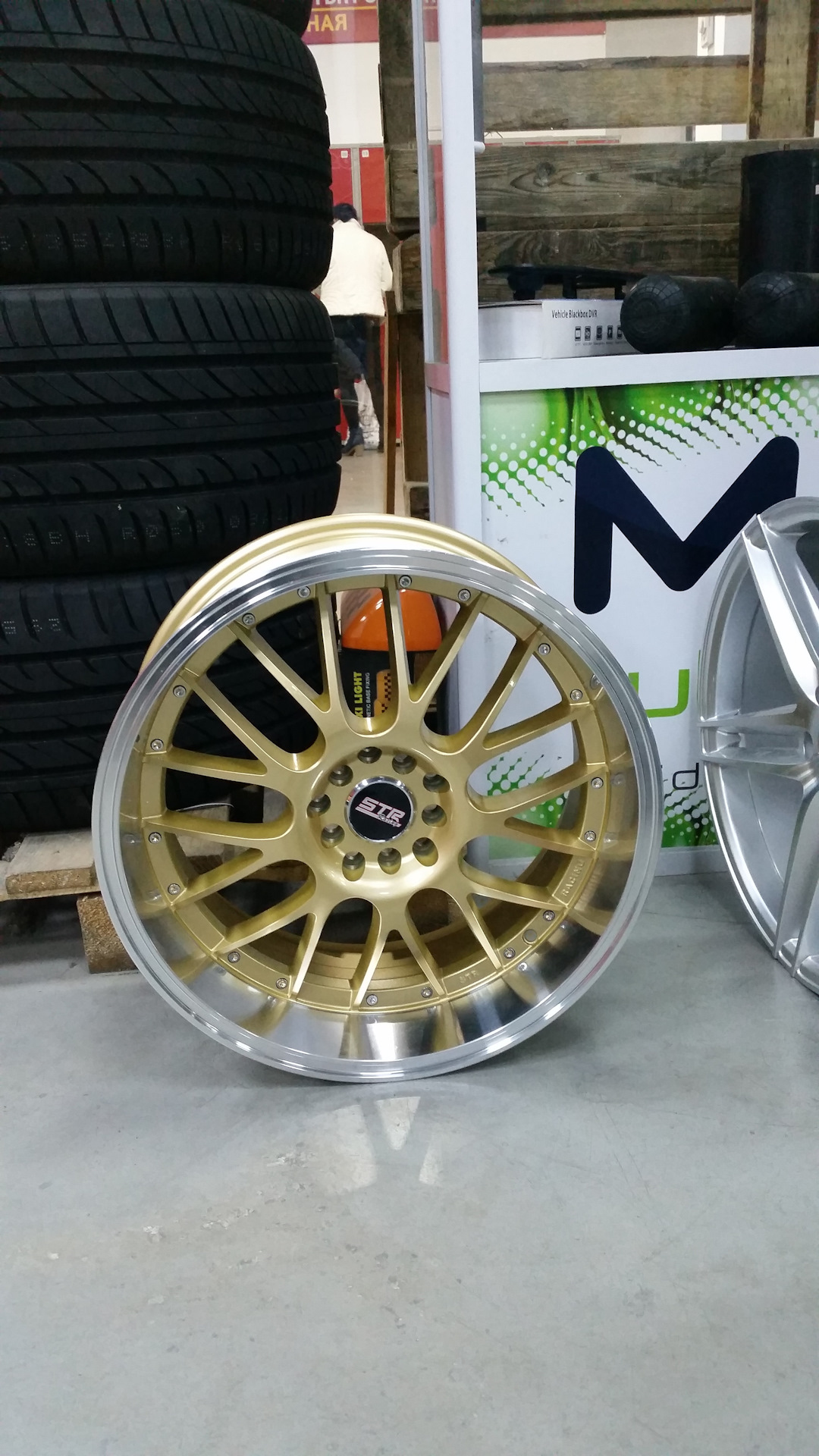 Диски с полкой r17 5x108