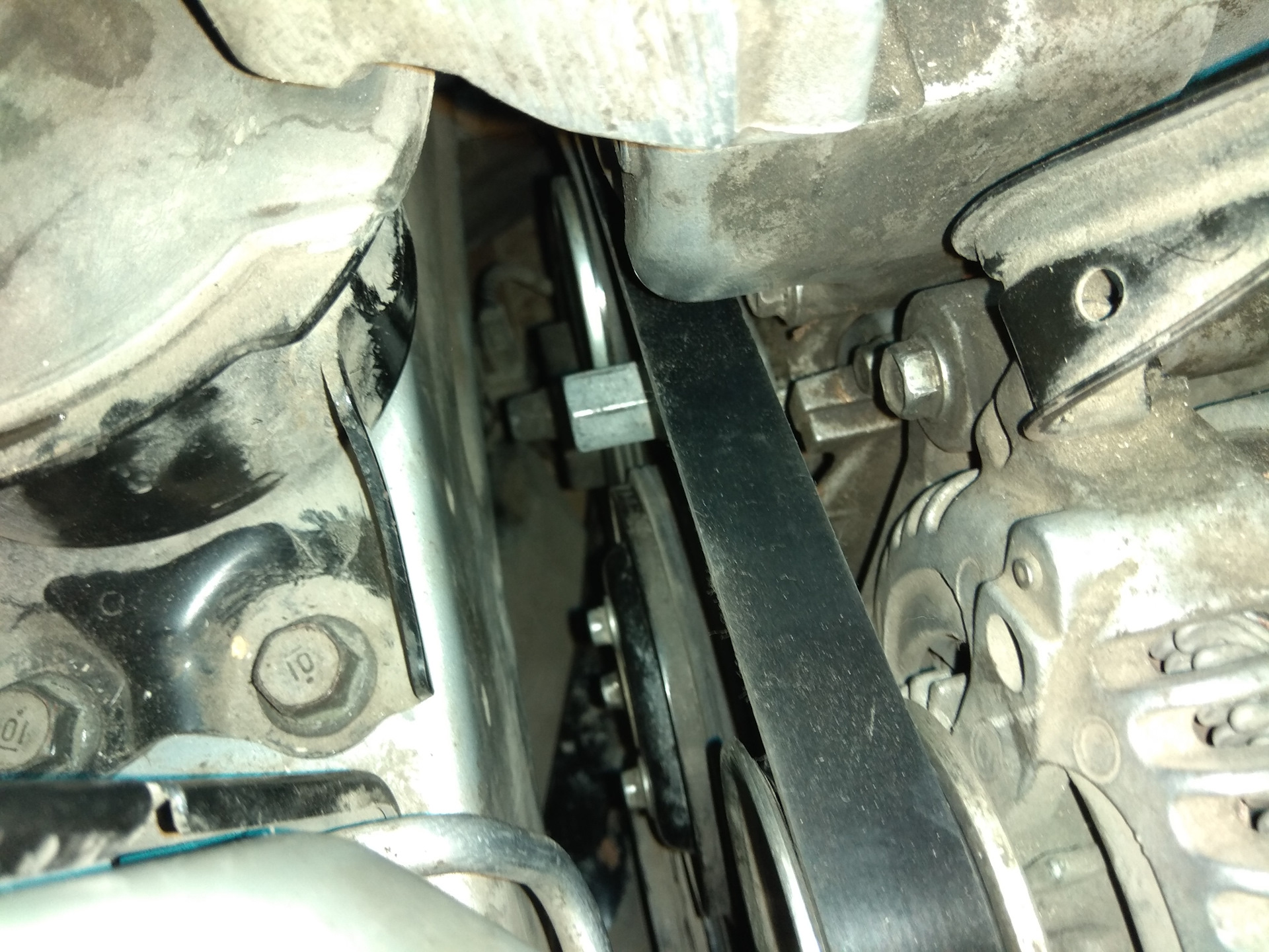 Замена ремня навесного оборудования — Honda Stepwgn (4G), 2 л, 2009 ...