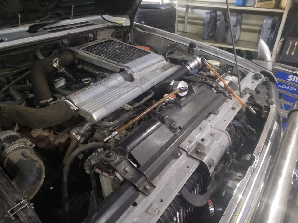 Замена радиатора — Mitsubishi Pajero (2G), 2,8 л, 1996 года | плановое ...