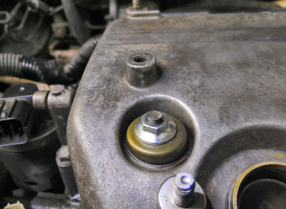 Шпильки клапанной крышки вместо болтов honda civic D15 d17A — Honda ...