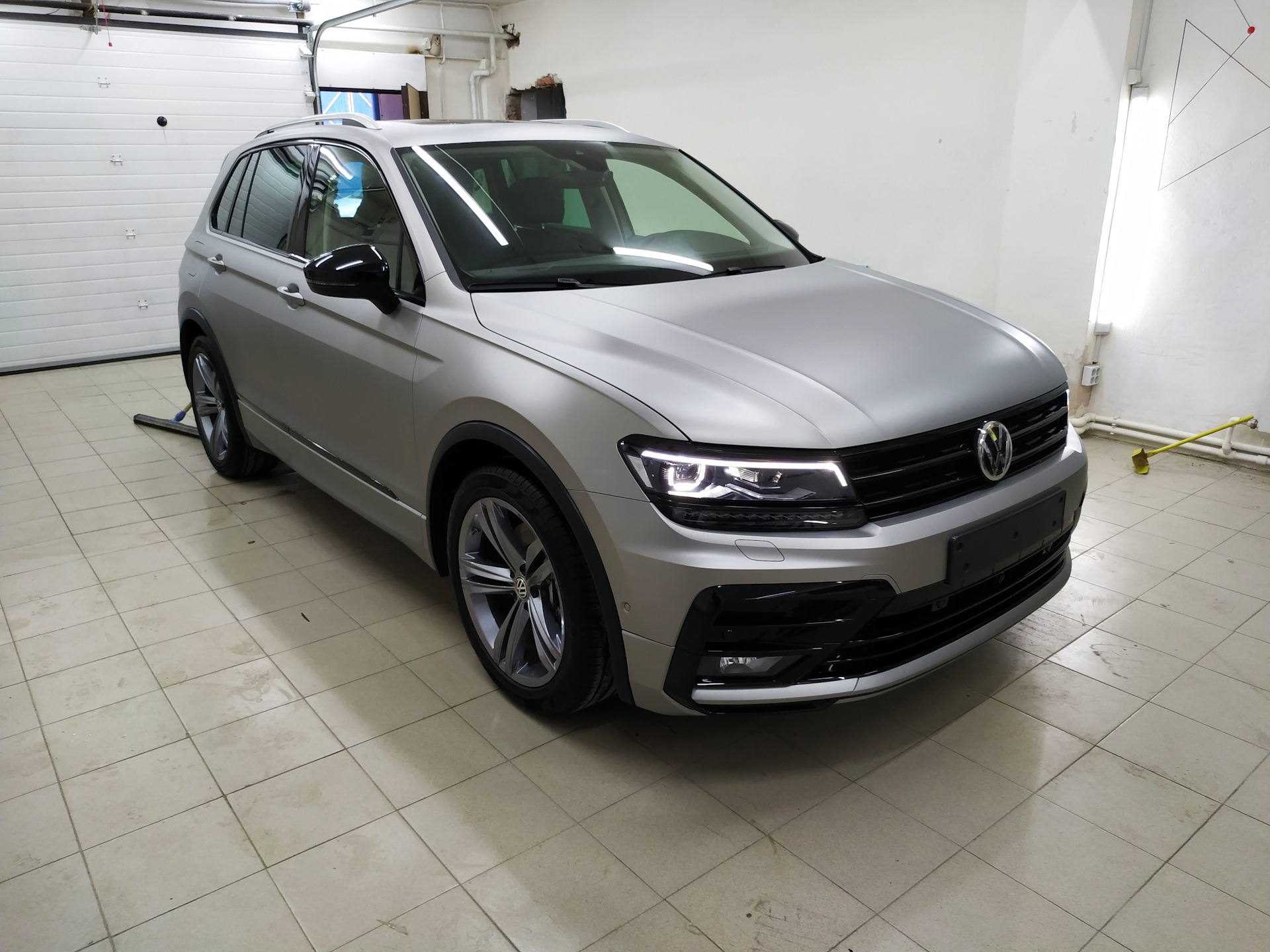 Volkswagen Tiguan 2 антихром