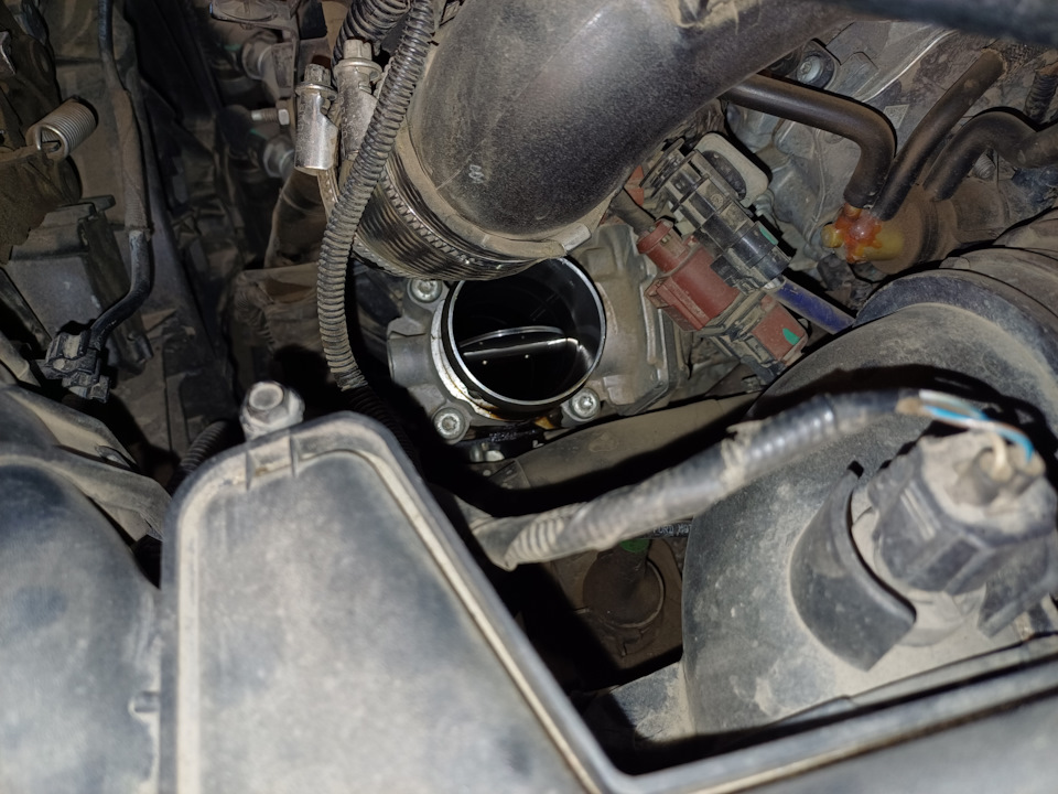 Удаление масло из впускного коллектора. — Ford Kuga (2G), 1,5 л, 2017 ...
