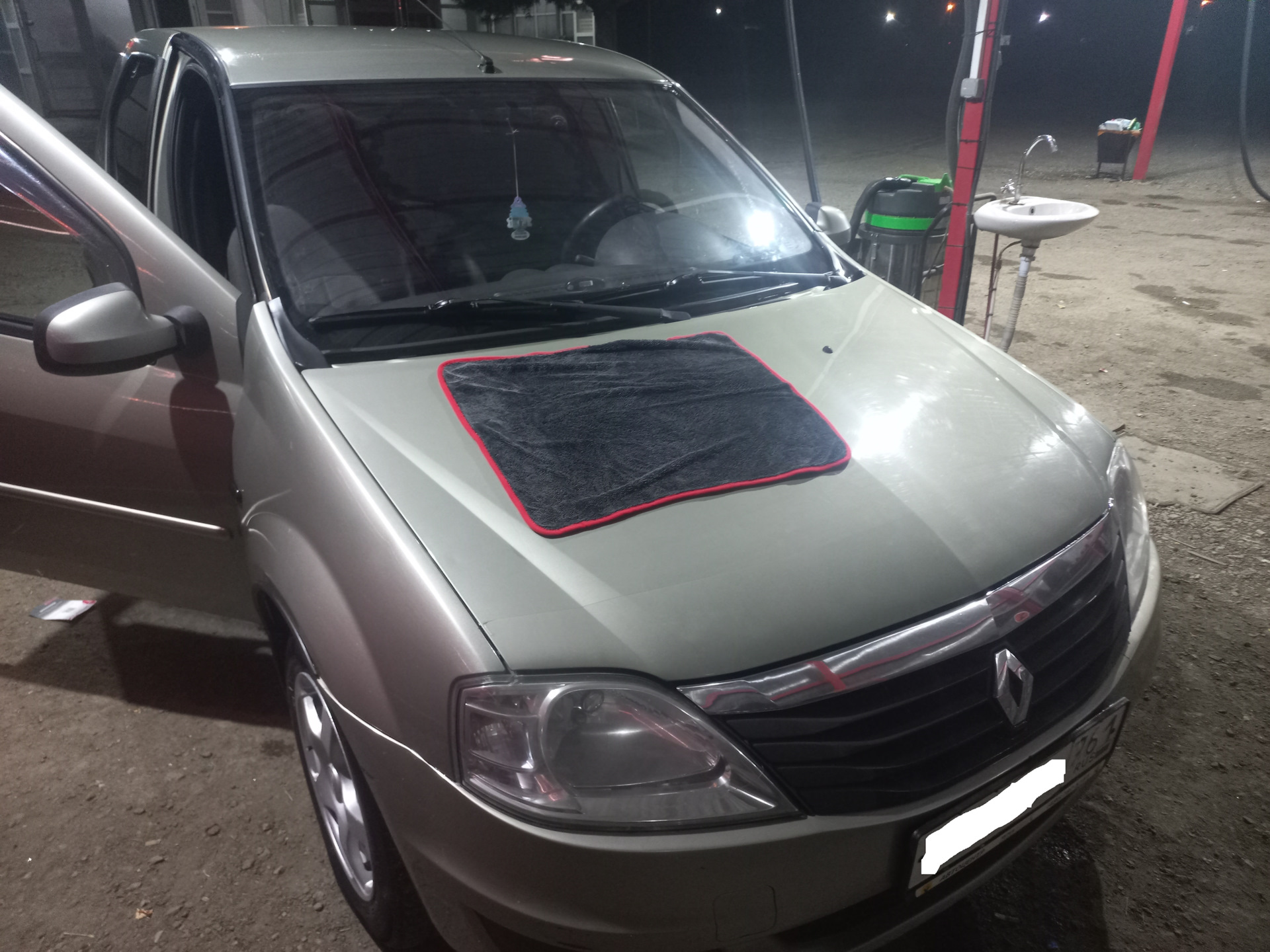 Полотенце для сушки авто — Renault Logan (1G), 1,6 л, 2011 года ...