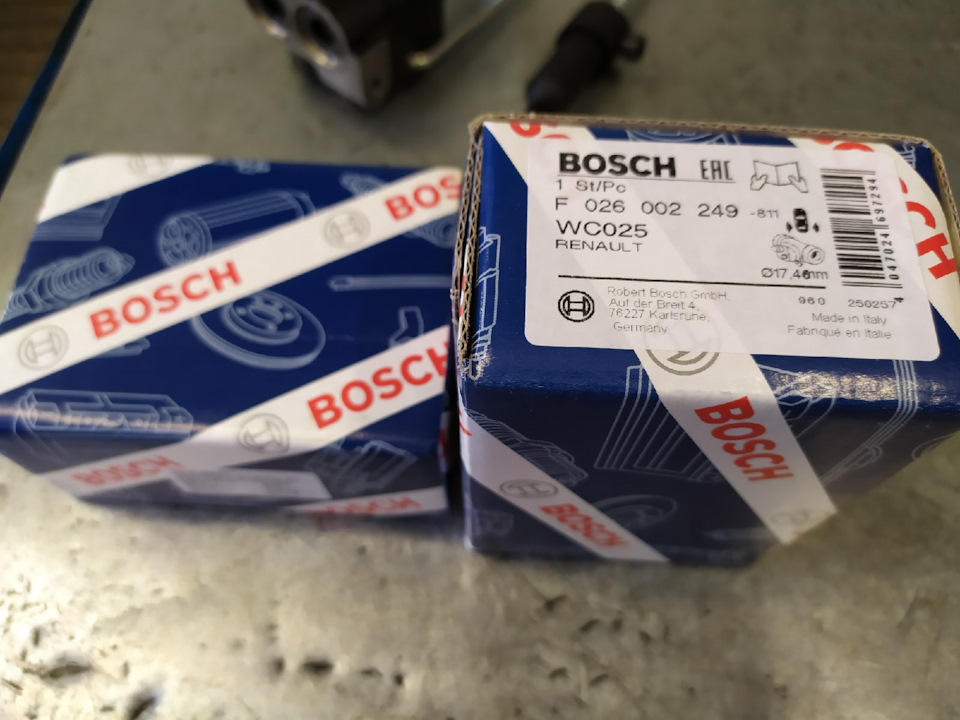 Задние тормозные цилиндры BOSCH F026002249 — Renault Logan (1G). Запчасти на фото: F026002249, WC025, 2S0257