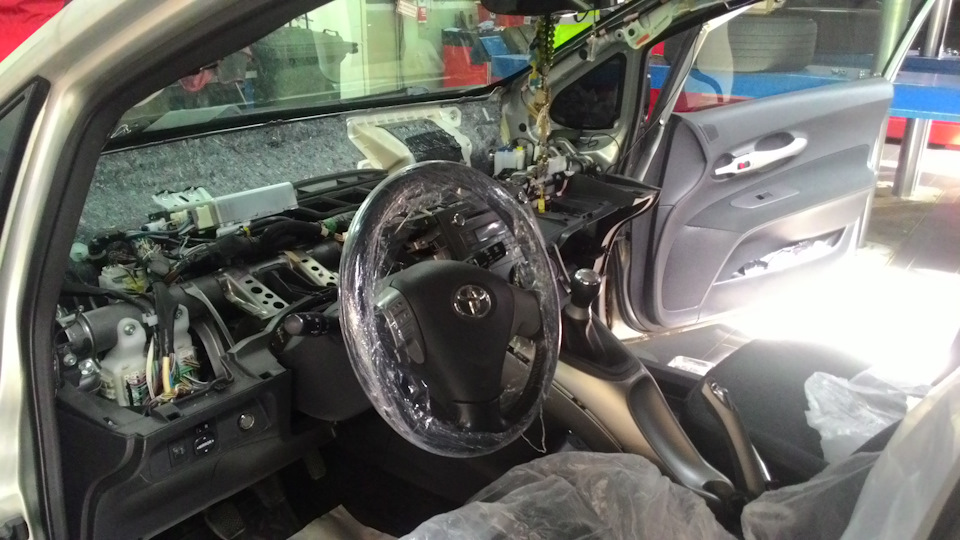 Тайота Аурис Замена Газогенератора — Toyota Auris (1G), 1,4 л, 2007 ...