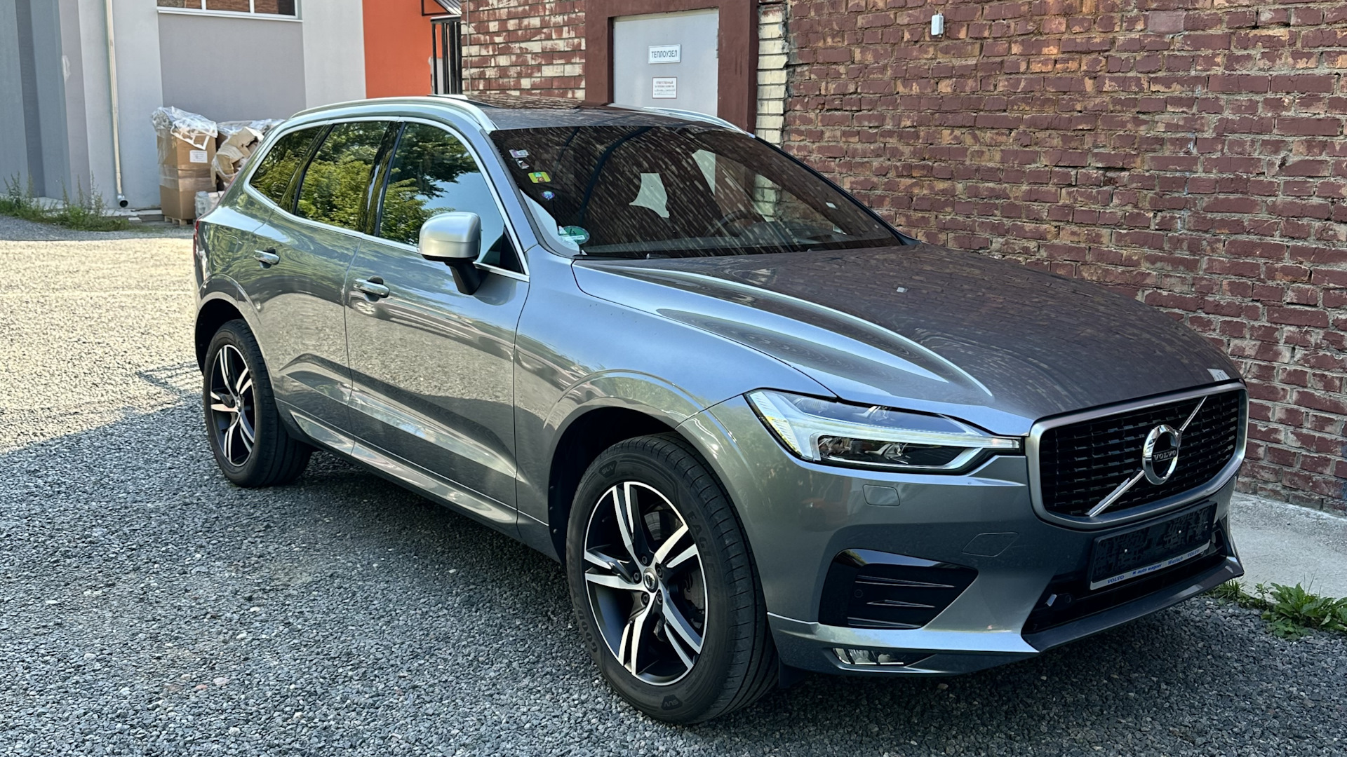 Volvo XC60 (2G) 2.0 дизельный 2019 | ХС60 D4 R-DESIGN на DRIVE2