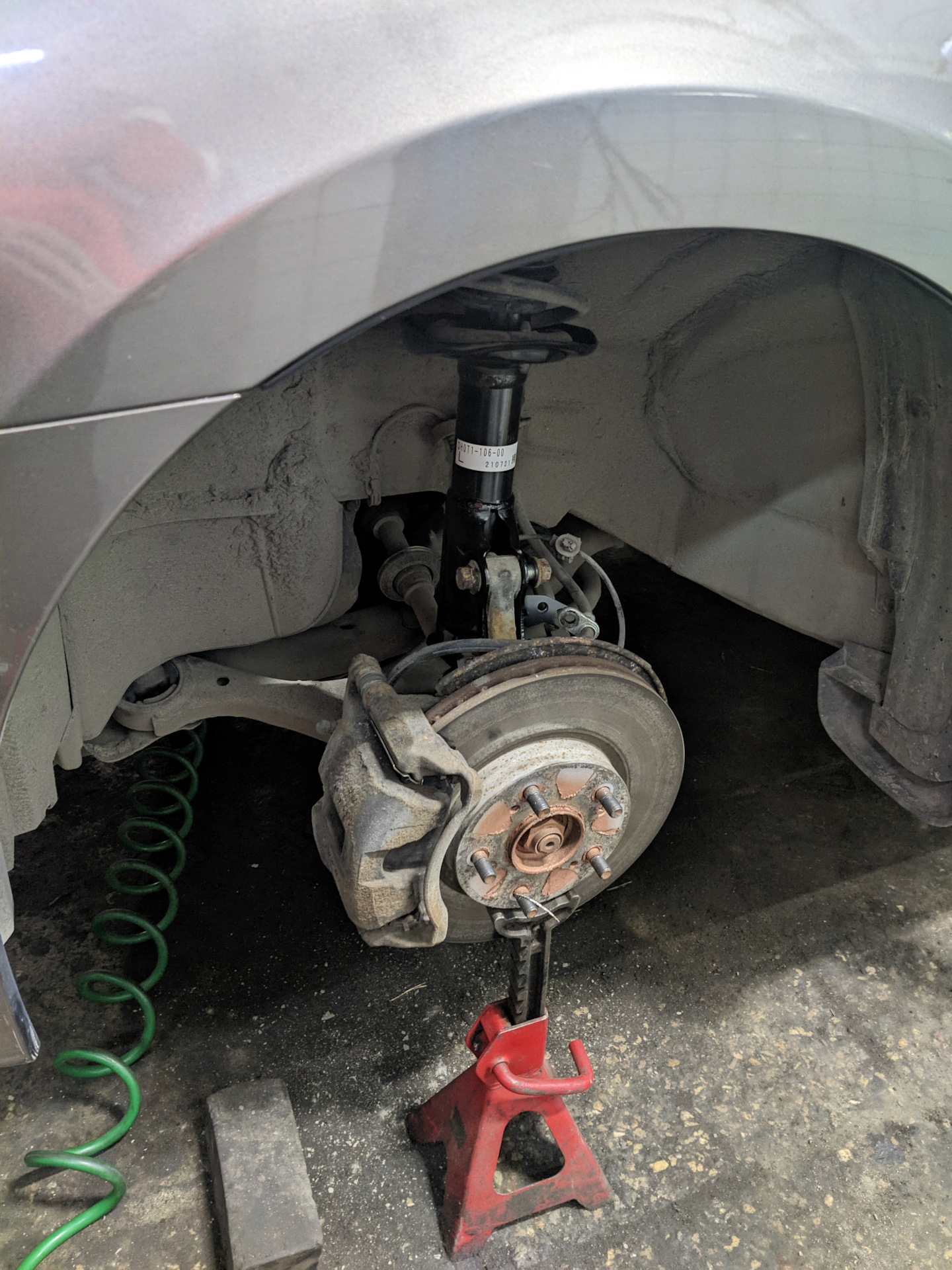 Замена амортизационных стоек Showa — Honda Civic 4D (8G), 1,8 л, 2010 ...
