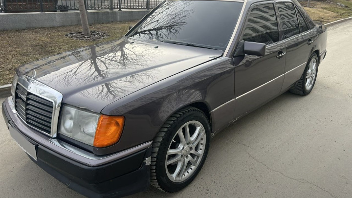 Поиски личинки замка открывания двери — Mercedes-Benz E-Class (W124), 2 ...