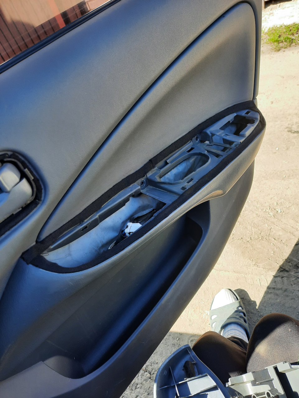 Как снять боковую накладку nissan almera 3 #2 