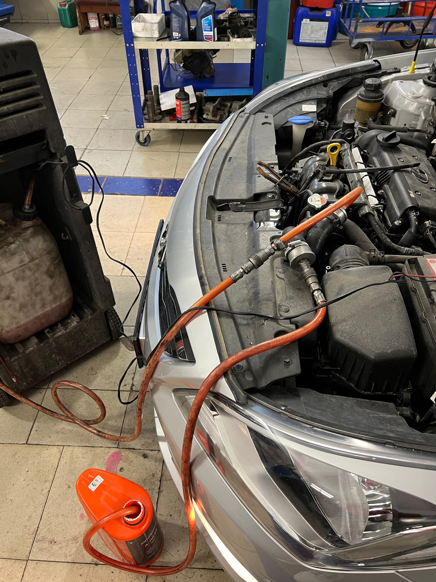 Антифриз CoolStream a-110 — Hyundai Solaris (1G), 1,6 л, 2014 года ...