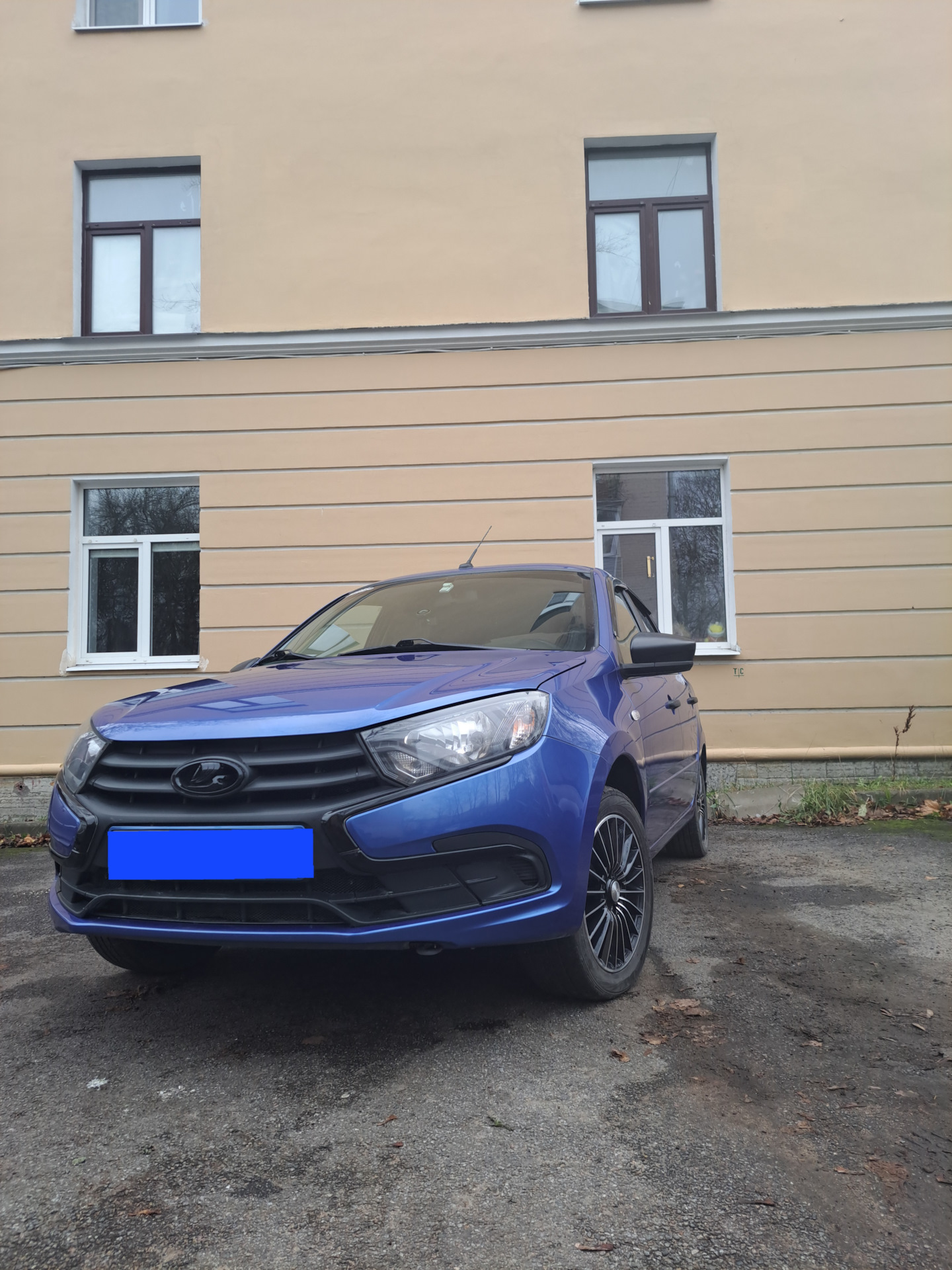 Внешний вид в антихром 2 — Lada Гранта Лифтбек (2-е поколение), 1,6 л ...