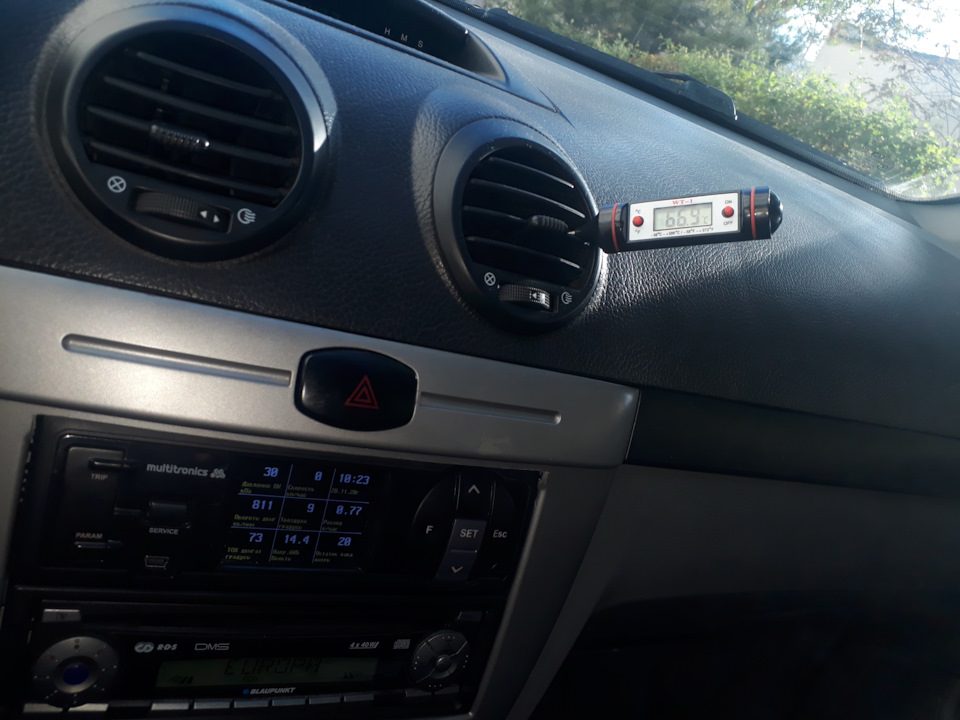 нижний патрубок холодный верхний горячий в чем причина