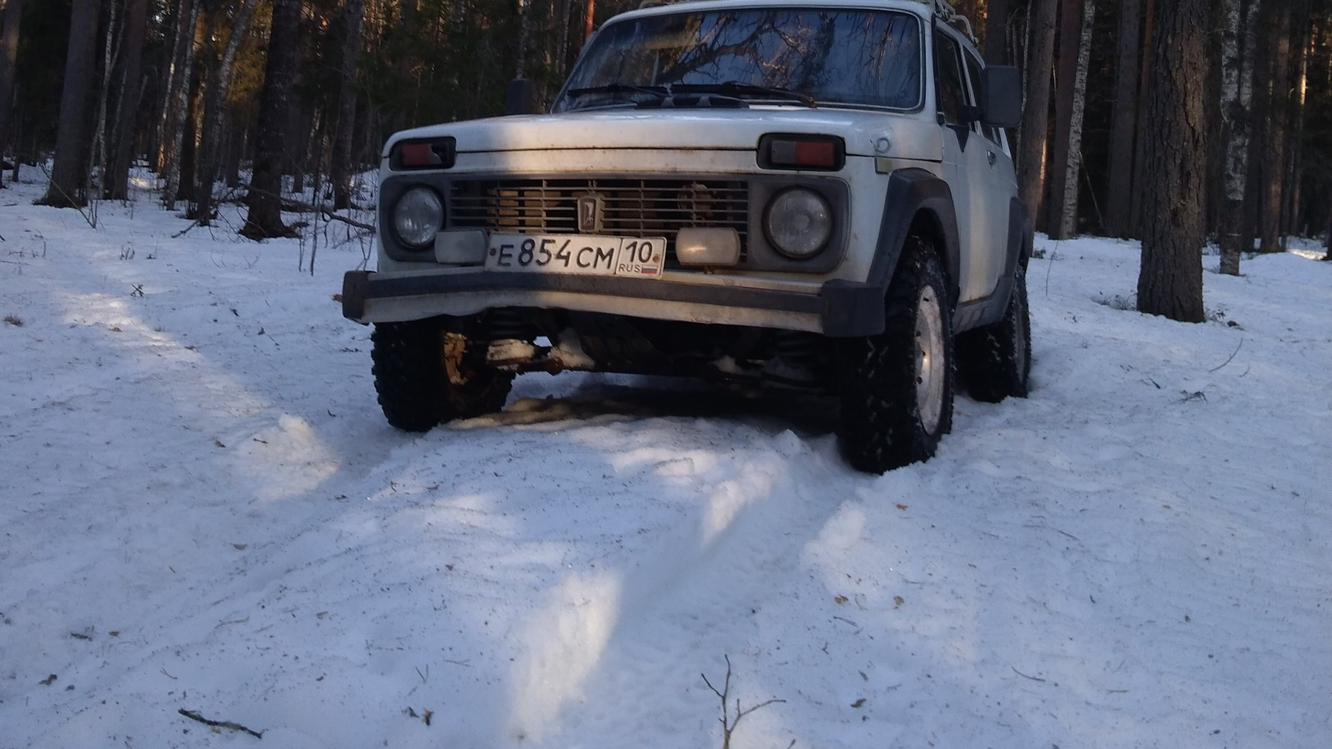 Lada 4x4 3D 1.7 бензиновый 1999 | белый перламутр на DRIVE2