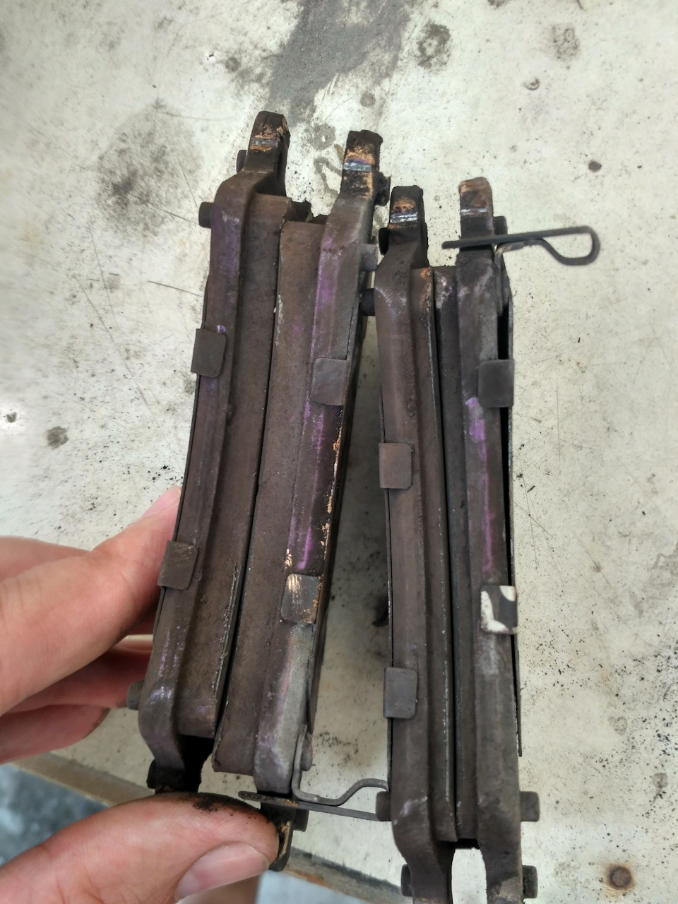 Не равномерный износ передних колодок — Toyota Corolla (120), 1,6 л ...