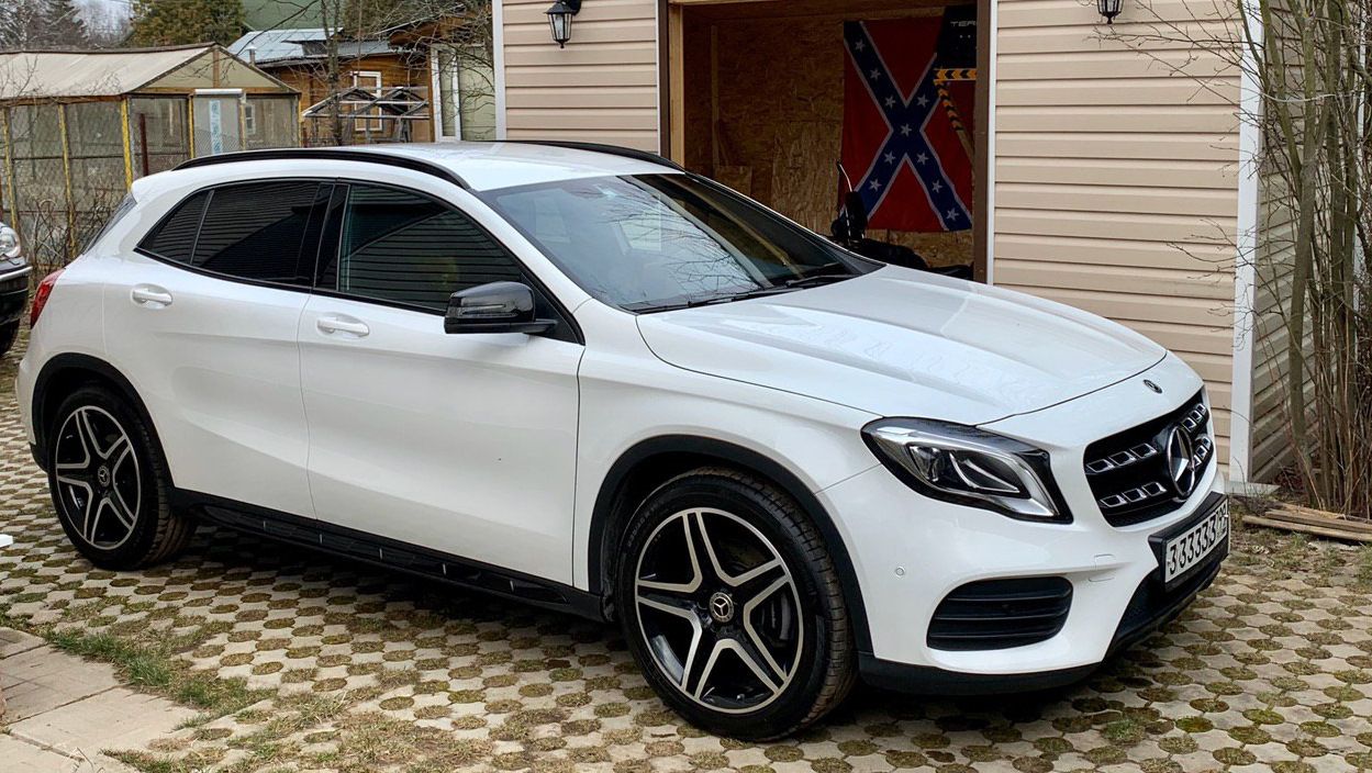 Диски gla. Mercedes GLA 250. Мерседес GLA 156. Mercedes Benz GLA 250 2018. Мерседес GLA 250 белый.