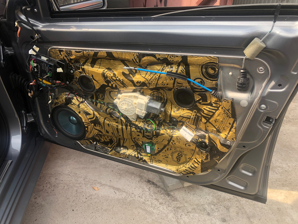 Еще не закончено. Да, где-то кусочками. — Mercedes-Benz E-Class (W212)