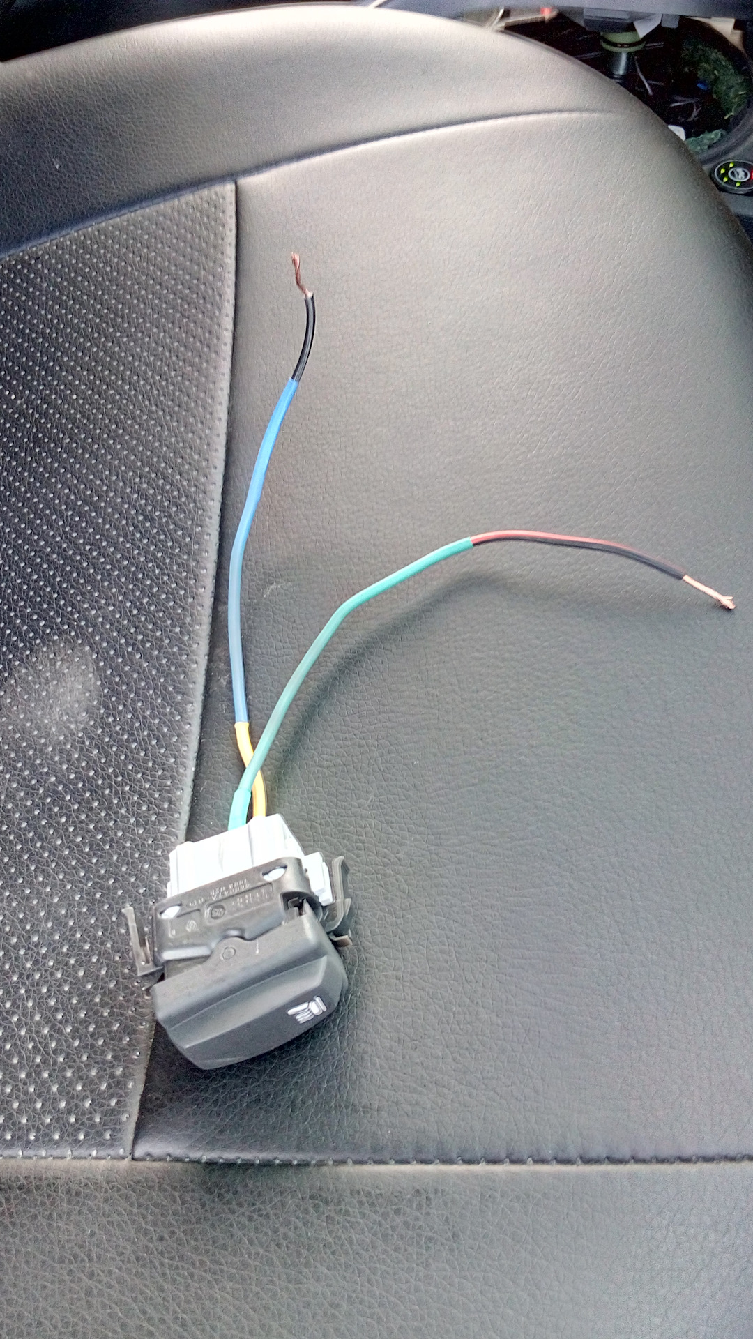 Подключаем Радар Детектор без соплей (освобождаем гнездо прикуривателя ...