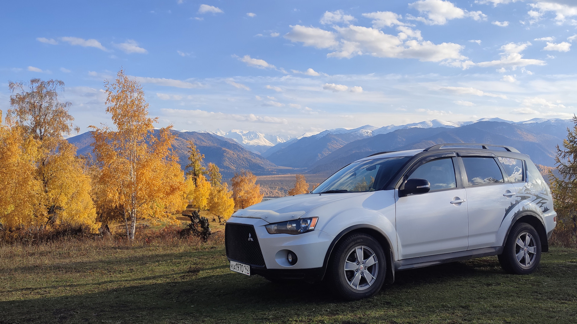 Mitsubishi Outlander XL 2.4 бензиновый 2011 | 🦈PEARLSHARK🦈 на DRIVE2