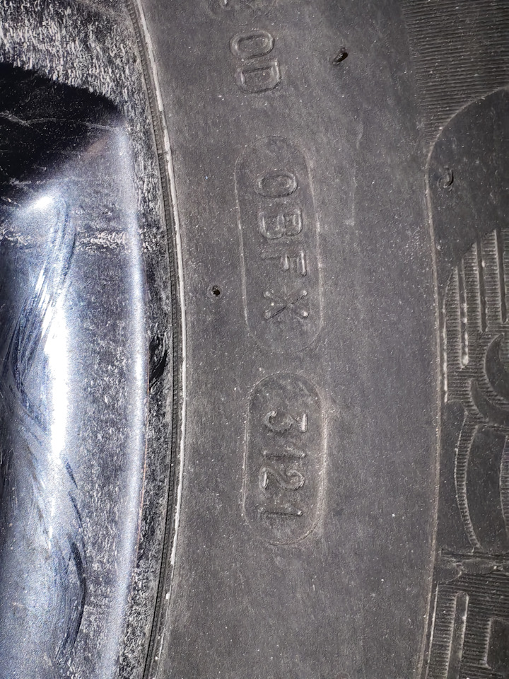Шины зимние шипованные Michelin 215/65 R16 на Renault Duster (2G). Б/у ...