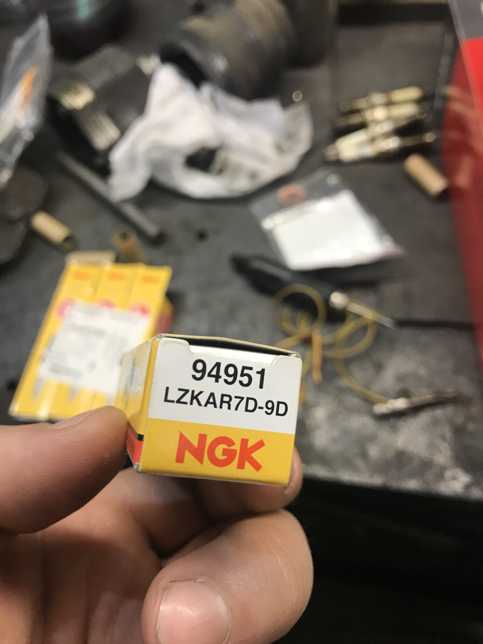LZKAR7D9D Свеча зажигания 94951 NGK | Запчасти на DRIVE2