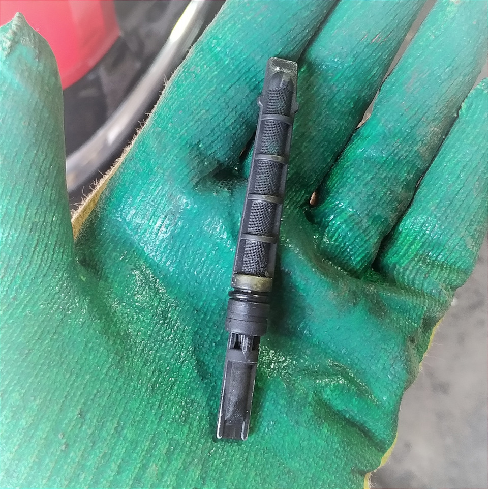 Старый фильтр — Lincoln Town Car III