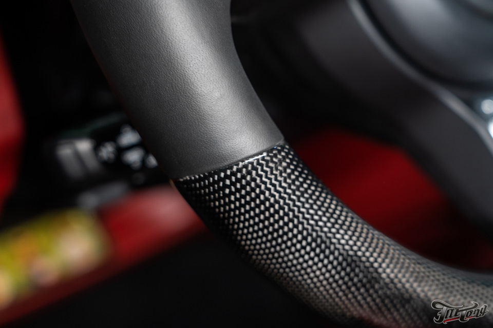 Перешив и ламинация карбоном руля + ремонт кожи на Porsche Cayenne ...