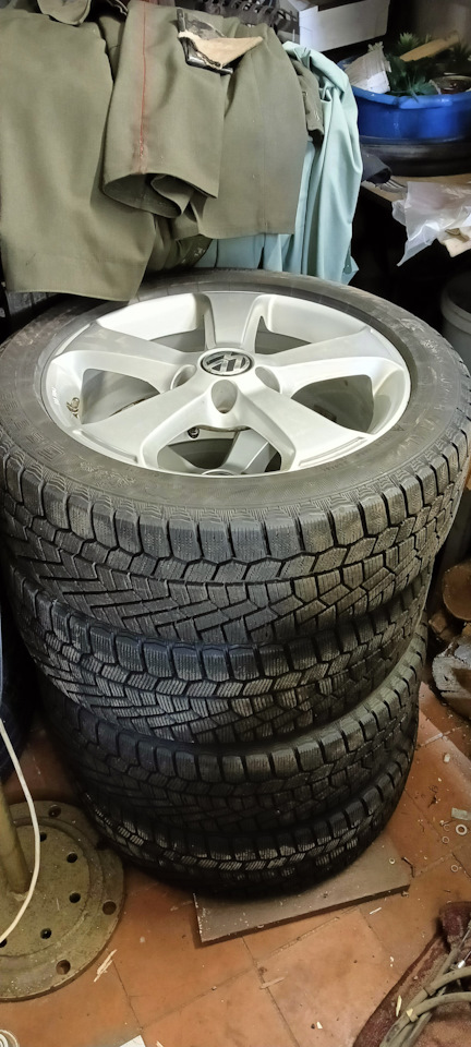 Шины зимние нешипованные Gislaved 205/50 R17, литые диски Borbet 6Jx17 ...