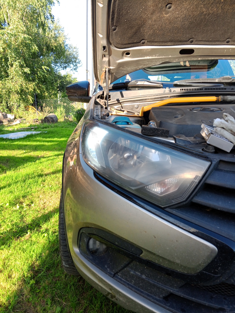 ЛЕД лампа в правой фаре — Lada Гранта Лифтбек (2G)