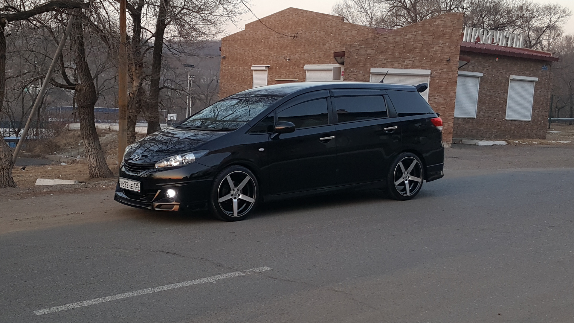 Toyota Wish 2010 Tuning. Toyota Wish r18. Toyota Wish 2003 Tuning. Toyota Wish 2 диски.