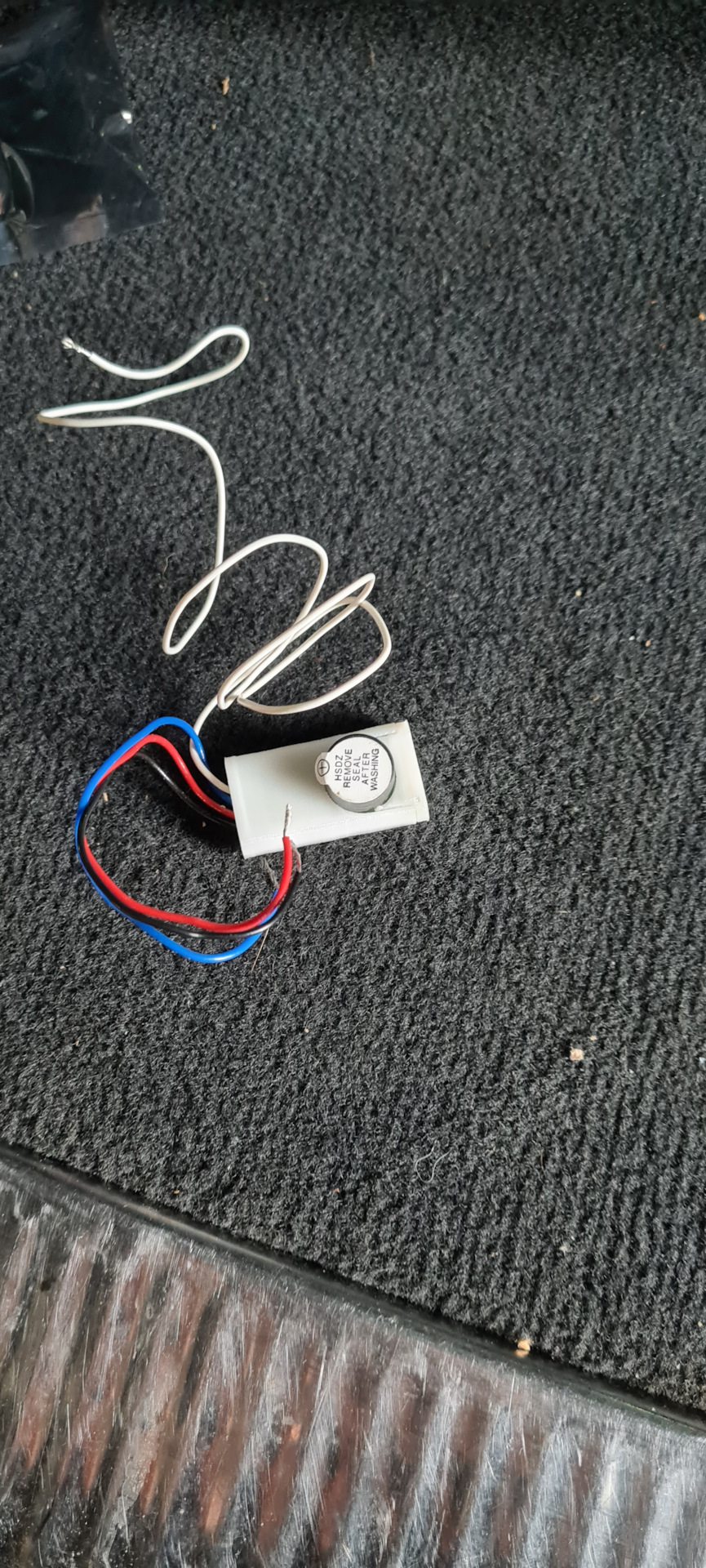 Закрытие багажника с кнопки — Audi Q7 (1G), 3 л., 2011 года | визит на ...