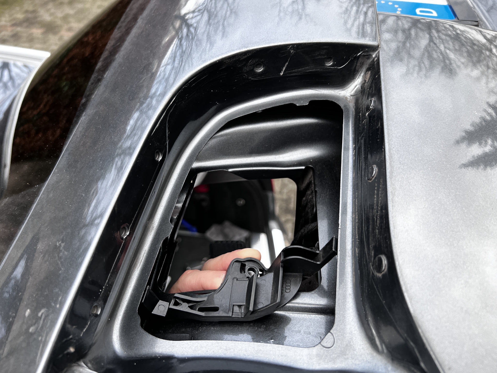 лампа заднего хода солярис 2014. Dodge journey замена лампочки. заменить лампу заднего хода. лампа заднего хода solaris 2015. лампа заднего хода kia rio 2016 седан.