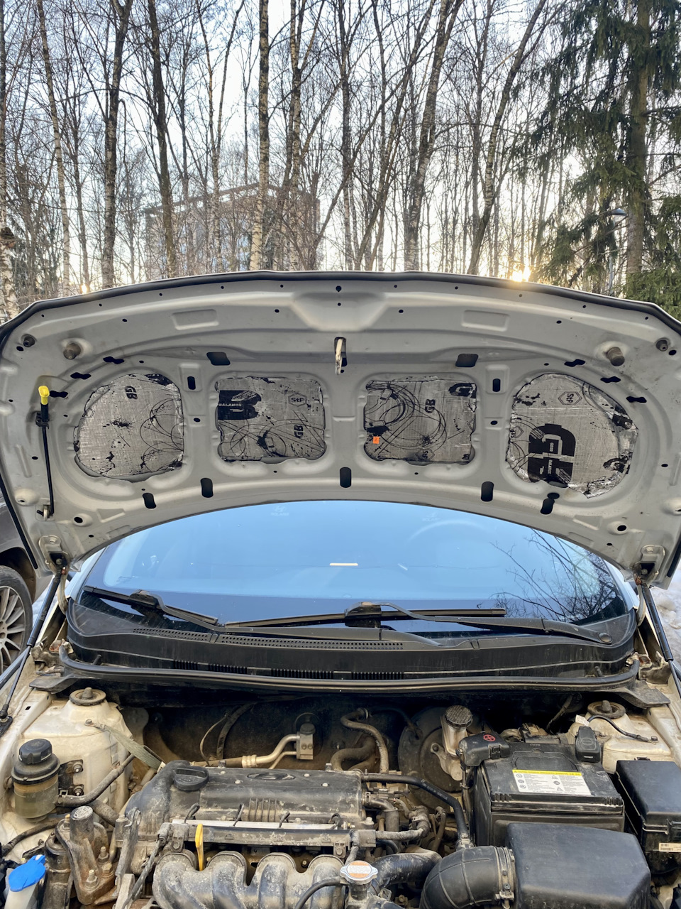 Шумоизоляция капота — Hyundai Solaris, 1,6 л, 2011 года | аксессуары ...