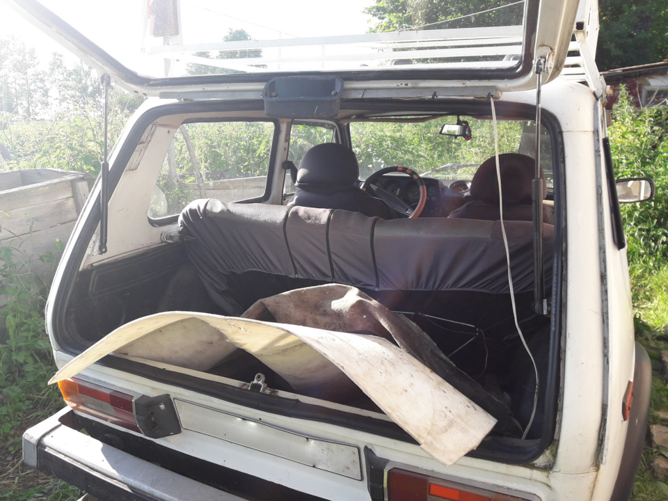 Особенности замены уплотнителя багажника на ВАЗ 2112 — Lada 4x4 3D, 1,6 ...