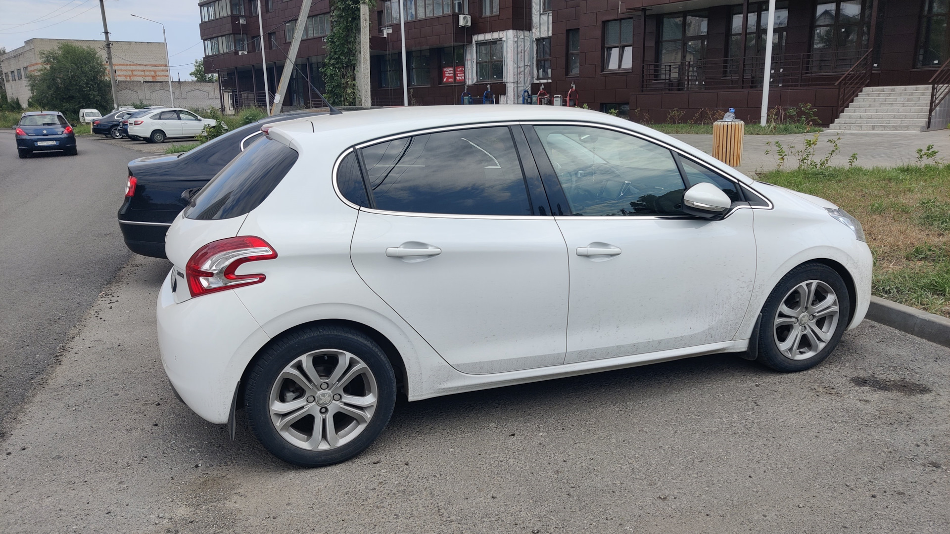 Peugeot 208 (1G) 1.6 бензиновый 2013 | Жужалка на DRIVE2