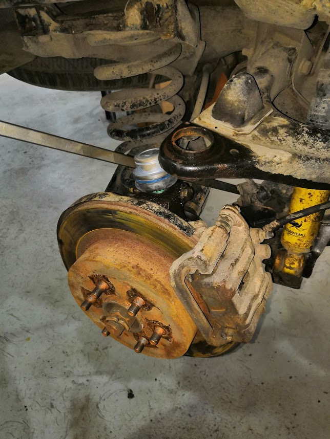 Как заменить верхние шаровые не снимая рычага — Nissan Pathfinder (3G ...