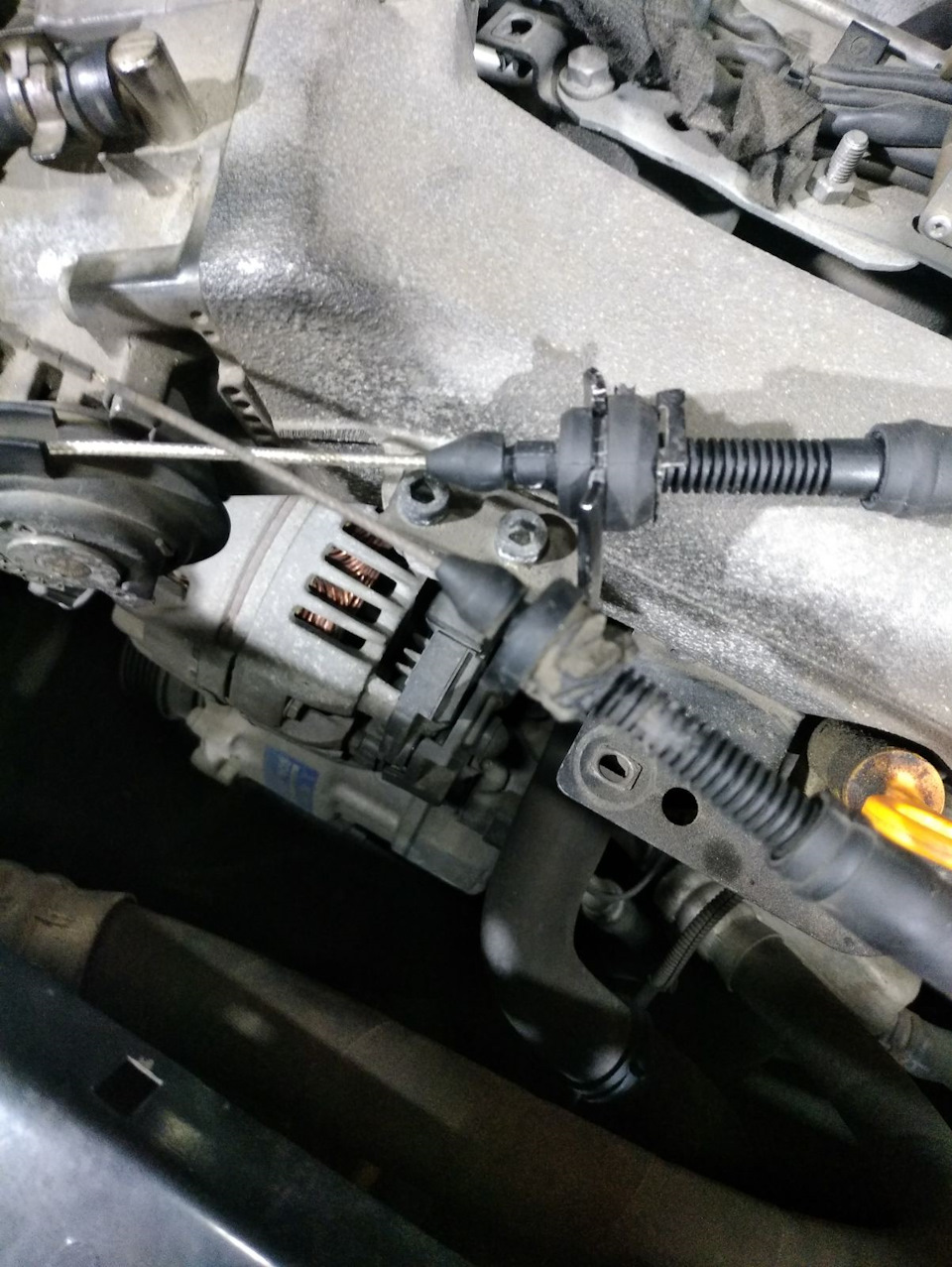 Замена троса газа AGU — Skoda Octavia A4 Mk1, 1,8 л, 2006 года | визит ...