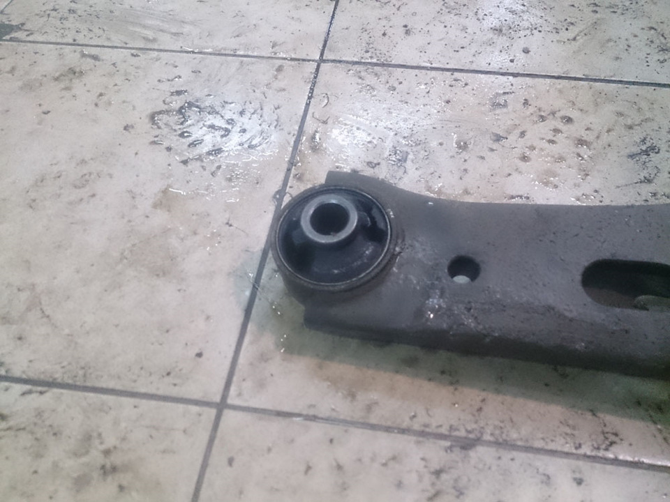 Сайленты передних рычагов и втулки стаба — Subaru Forester (SJ), 2,5 л ...