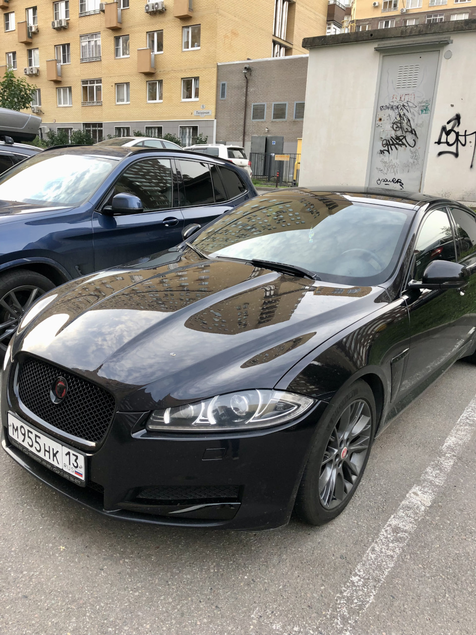 Полный антихром, подсветка в двери в штатные места — Jaguar XF (1G), 2 л,  2014 года | тюнинг | DRIVE2