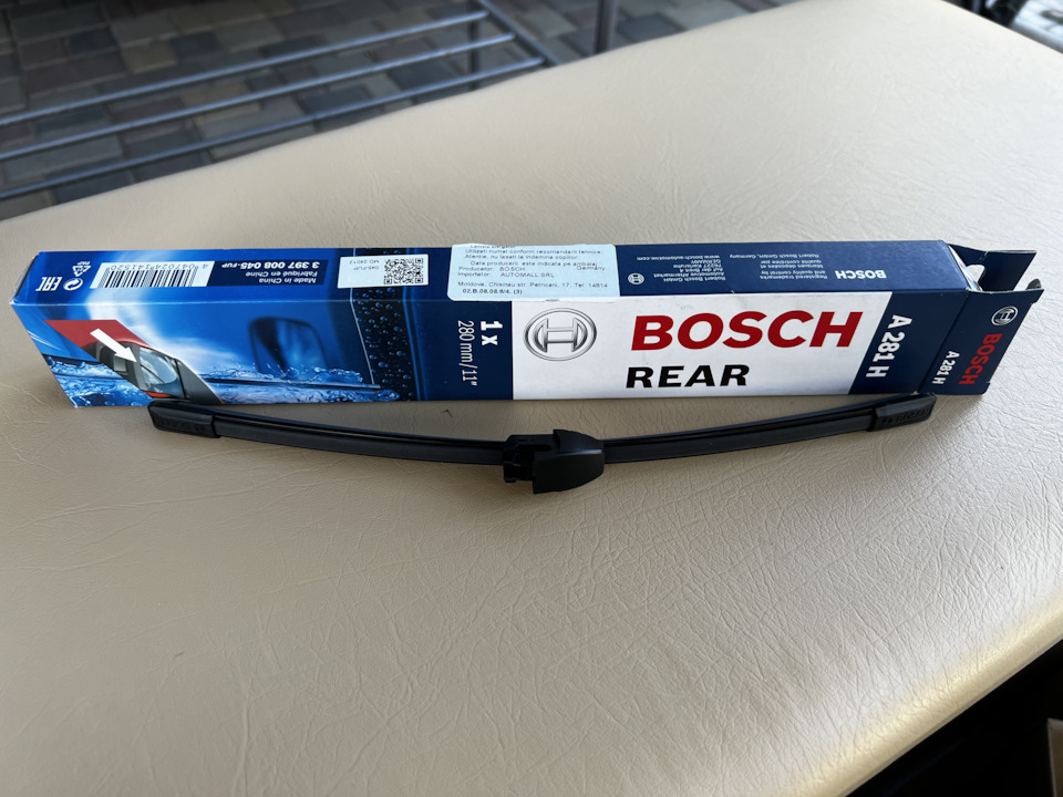 Bosch задний A 281 H — Volkswagen Passat Variant (B6). Запчасти на фото: A281H