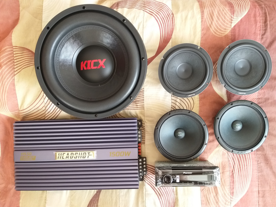 Меломания… — Volvo C30, 2,4 л, 2007 года | автозвук | DRIVE2