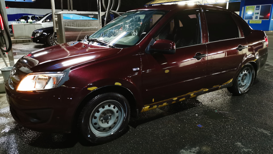 Lada Granta Dark Cherry